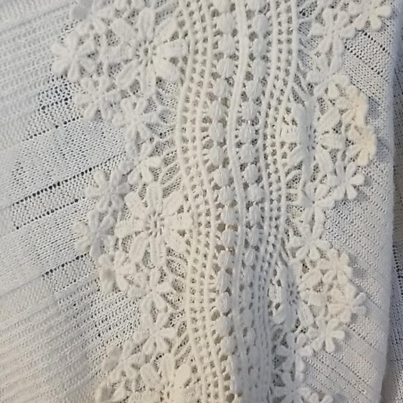 sweater - Picture 3 of 5